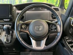 
										2017 HONDA N BOX GL full									