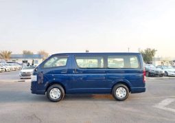 TOYOTA HIACE VAN 2019