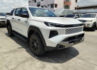 TOYOTA HILUX TRAVO OVERLAND DOUBLE CAB 2026
